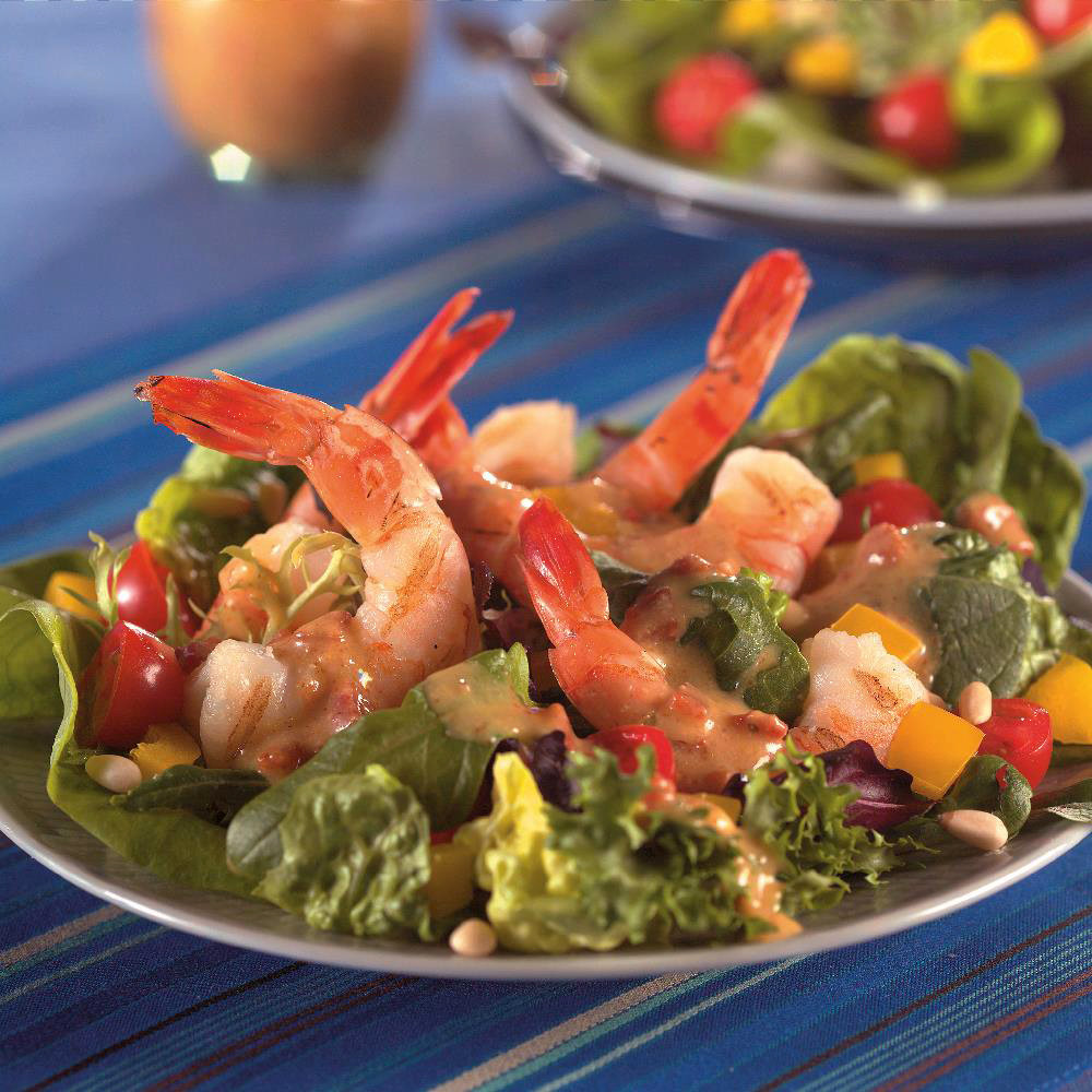 Ensalada de camarones y vegetales asados