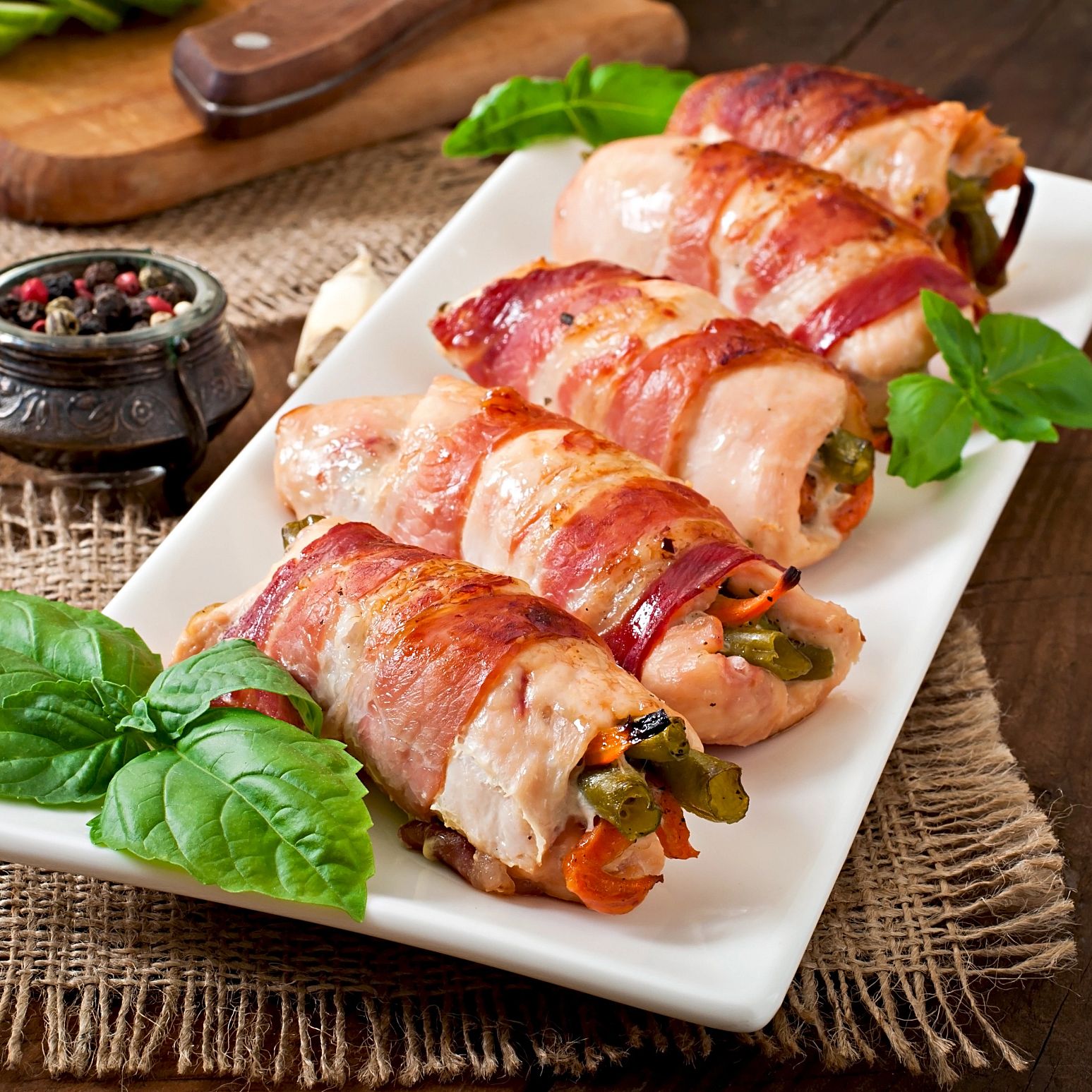 pechugas_de_pollo_rellenas_envueltas_en_tocino.jpg pechugas_de_pollo_rellenas_envueltas_en_tocino.jpg