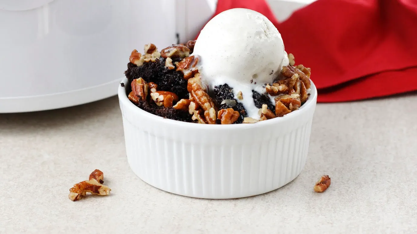 Slow Cooker Chocolate Pecan Pie Cake