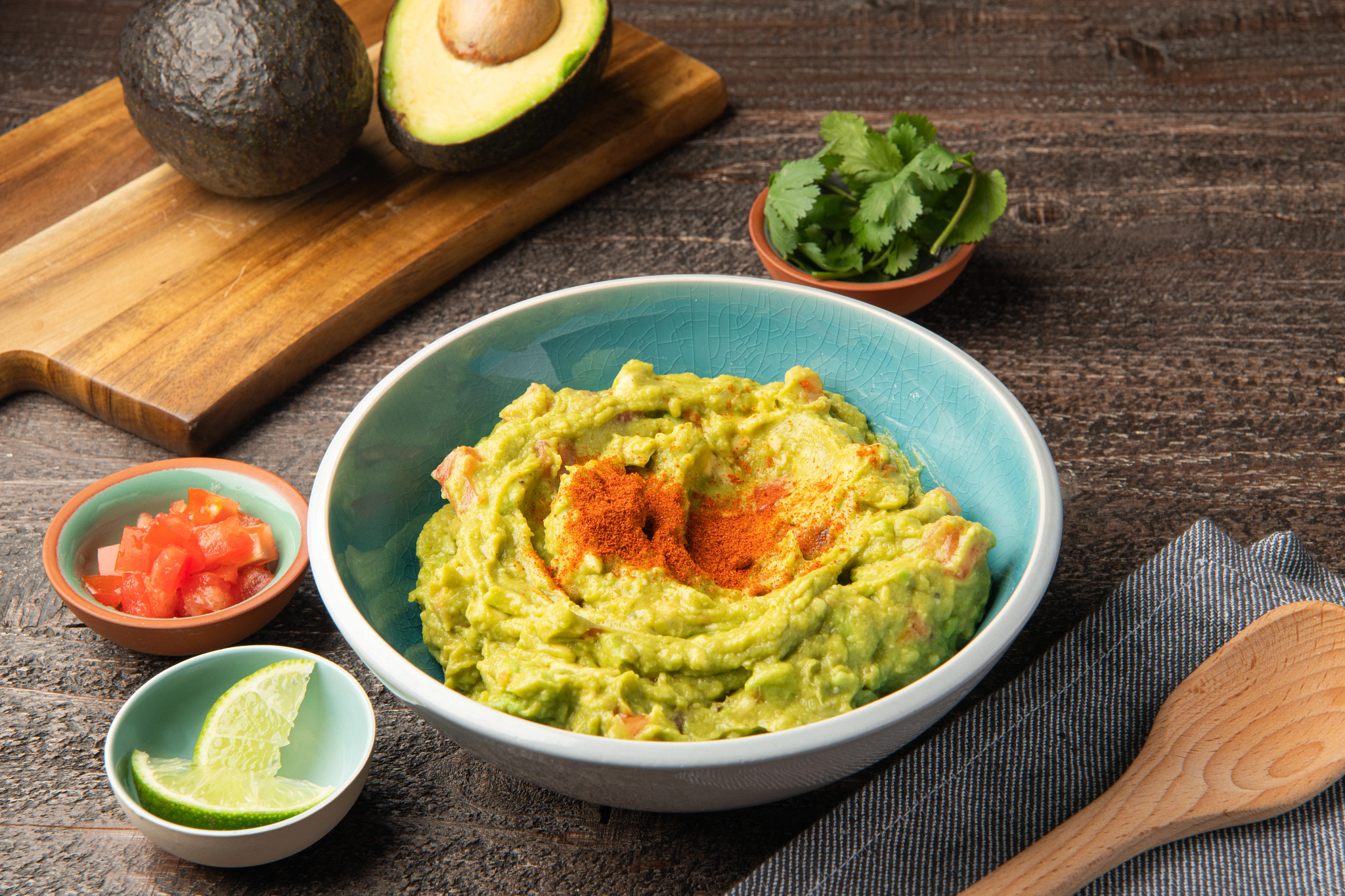 lawrys_casero_ground_cayenne_pepper_in_guacamole24564.jpg