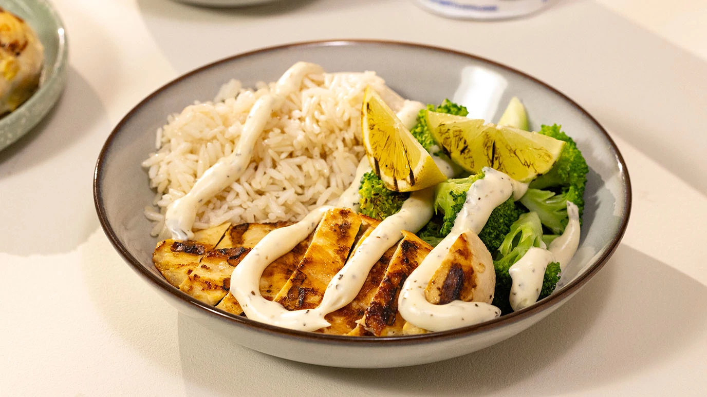 MCC bowl_de_arroz_con_brocoli_y_pollo_al_grill_1376 x 774_web.jpg