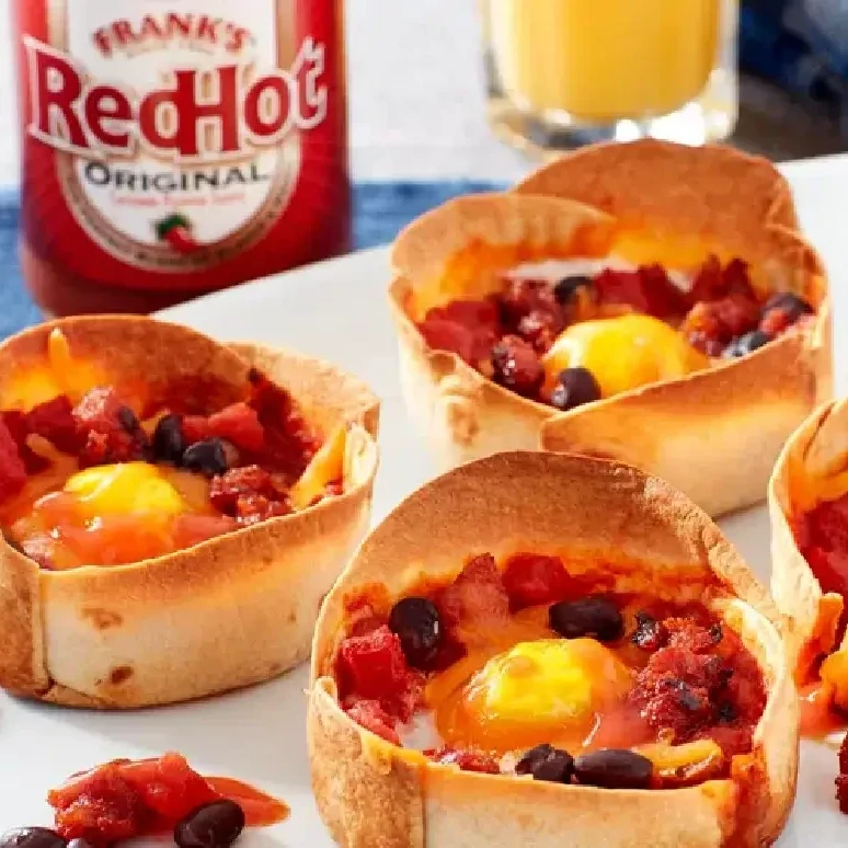 Franks RedHot Hiszpańskie Jajka po Gospodarsku w Kubkach Tortilla Franks RedHot Hiszpańskie Jajka po Gospodarsku w Kubkach Tortilla
