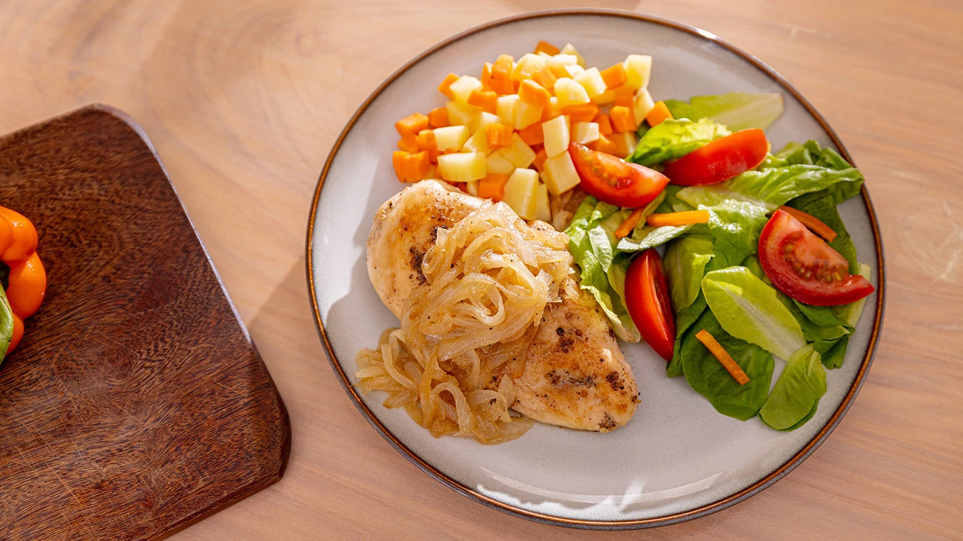 MCC_LANDMARKCAM_POLLO ENCEBOLLADO.jpg