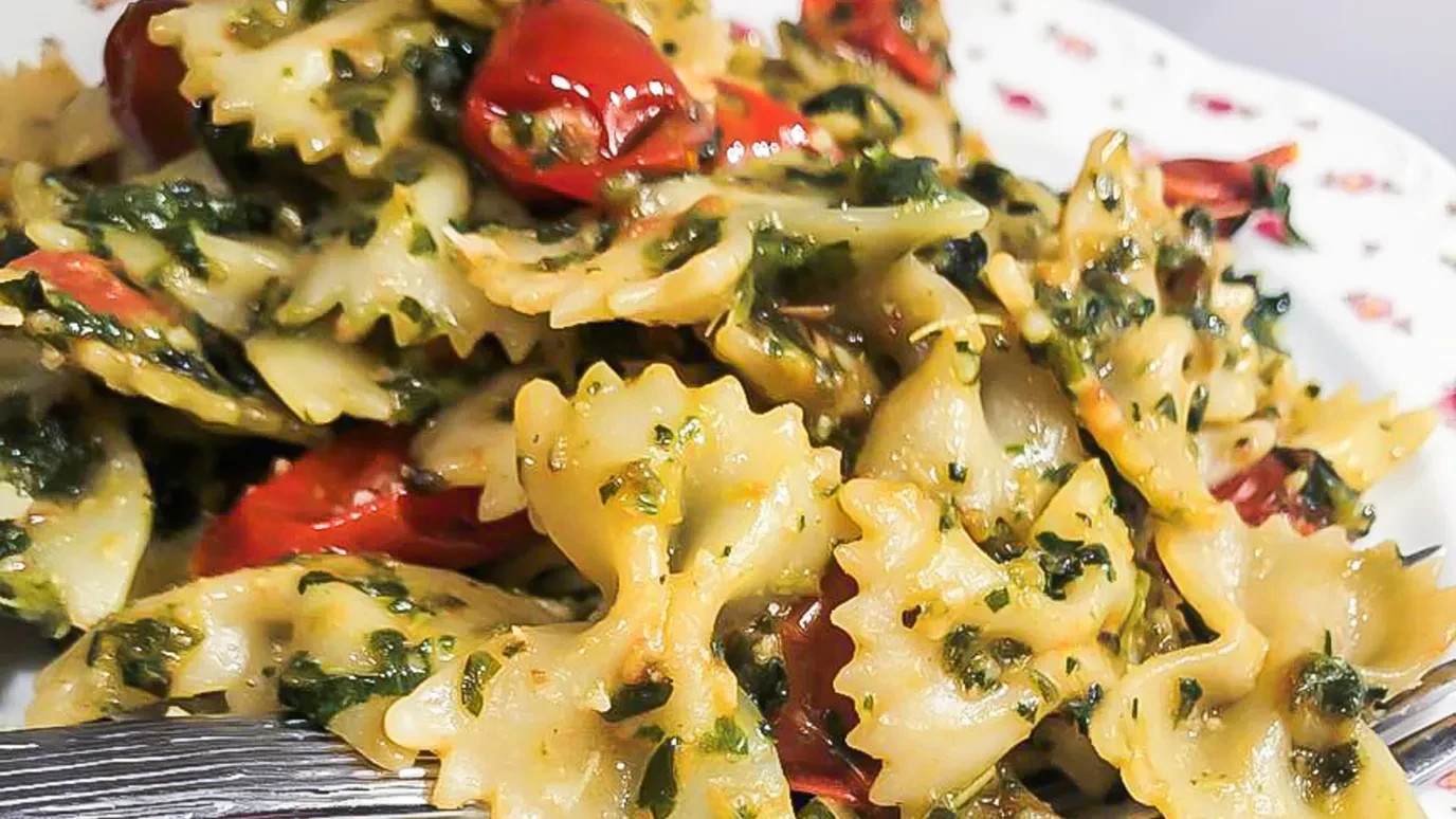 Italian Herb Pesto Farfalle Pasta