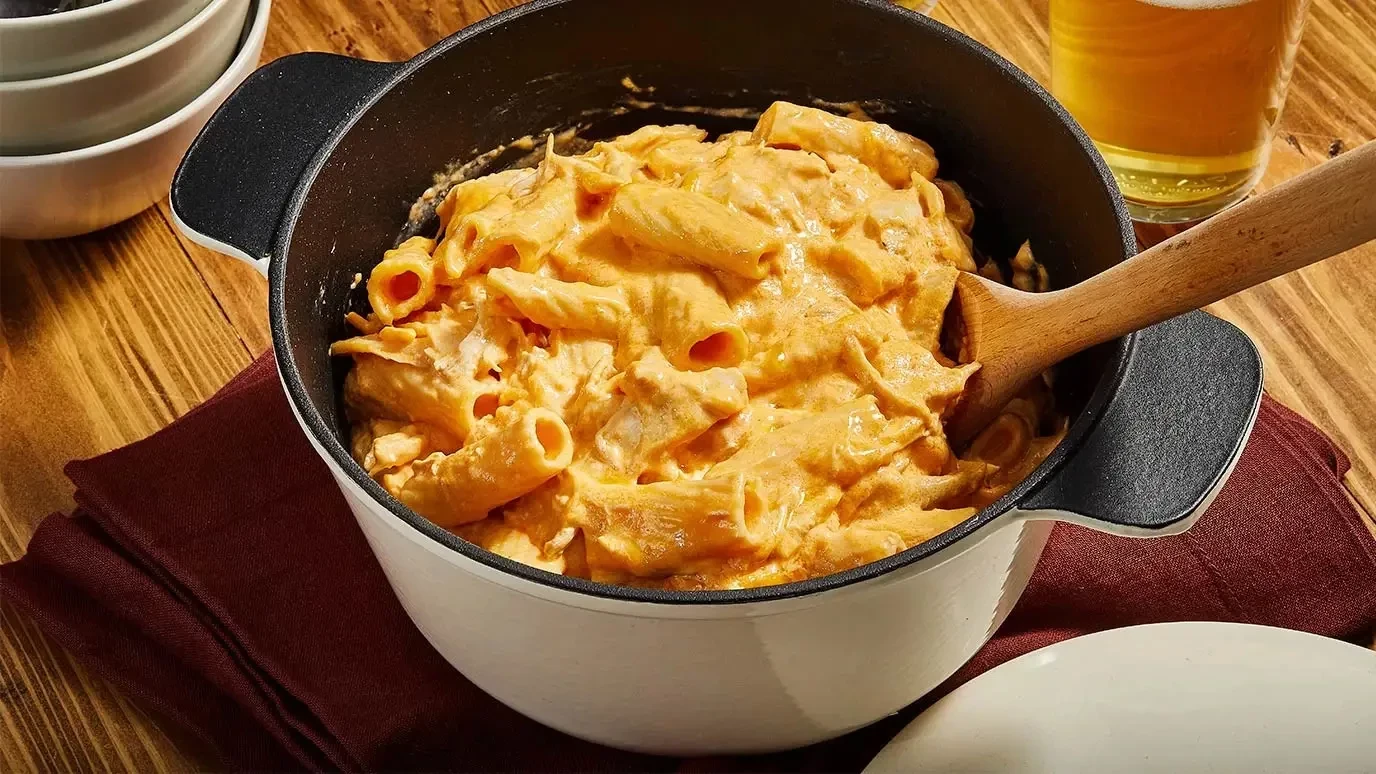One Pot Buffalo Chicken Mac and Cheese