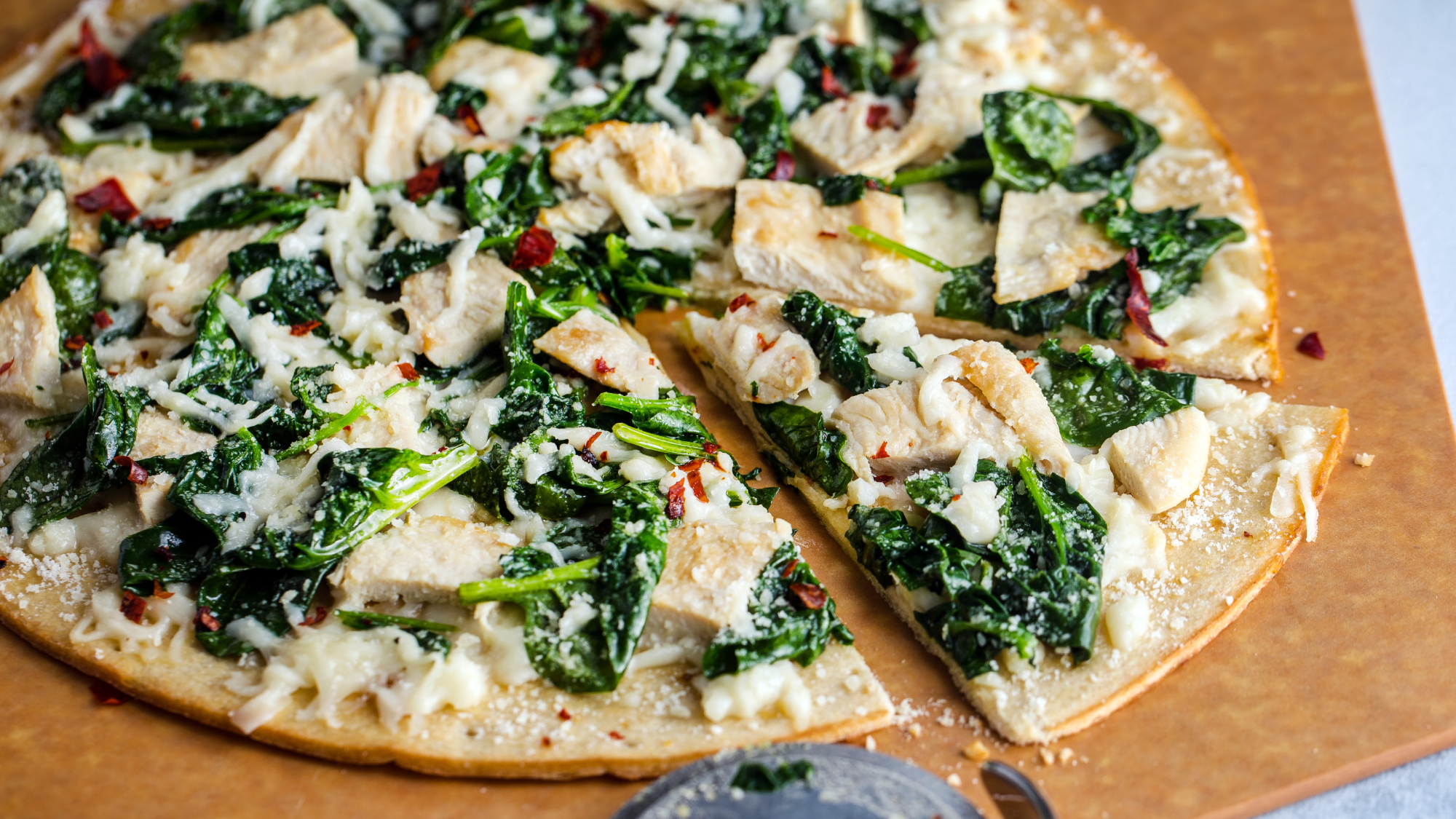 Roasted Garlic Chicken and Spinach Pizza