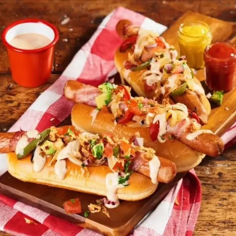 Franks RedHot Ostre Hot Dogi z Franks RedHot Smoked Chipotle Mayo Franks RedHot Ostre Hot Dogi z Franks RedHot Smoked Chipotle Mayo