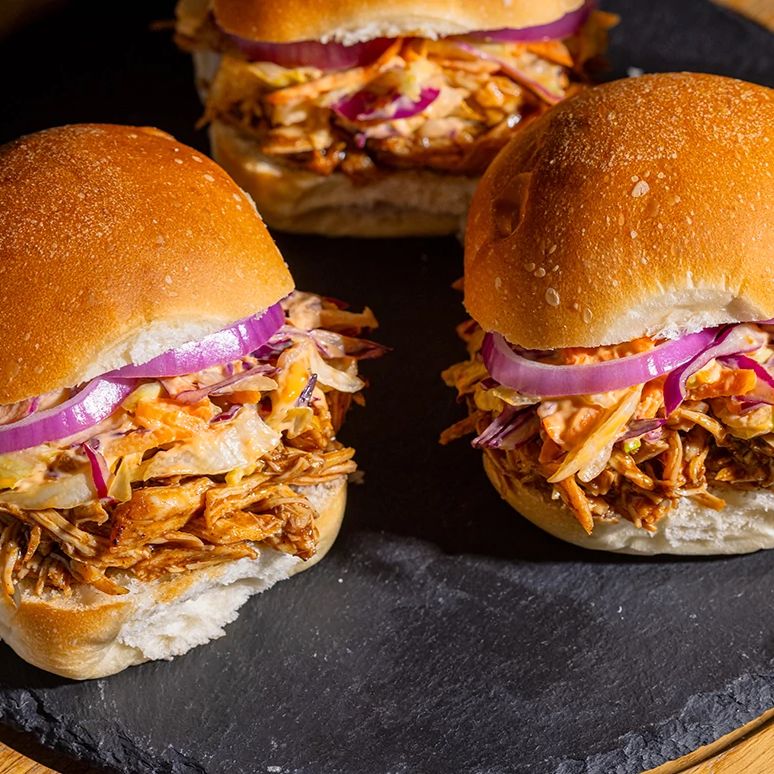 PULLED-CHICKEN-BURGER_SSPREAD-PARRILLA_MCC_BANNER-.jpg PULLED-CHICKEN-BURGER_SSPREAD-PARRILLA_MCC_BANNER-.jpg
