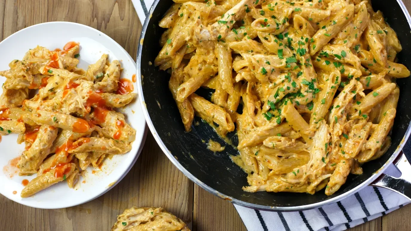 Creamy Buffalo Ranch Chicken Pasta