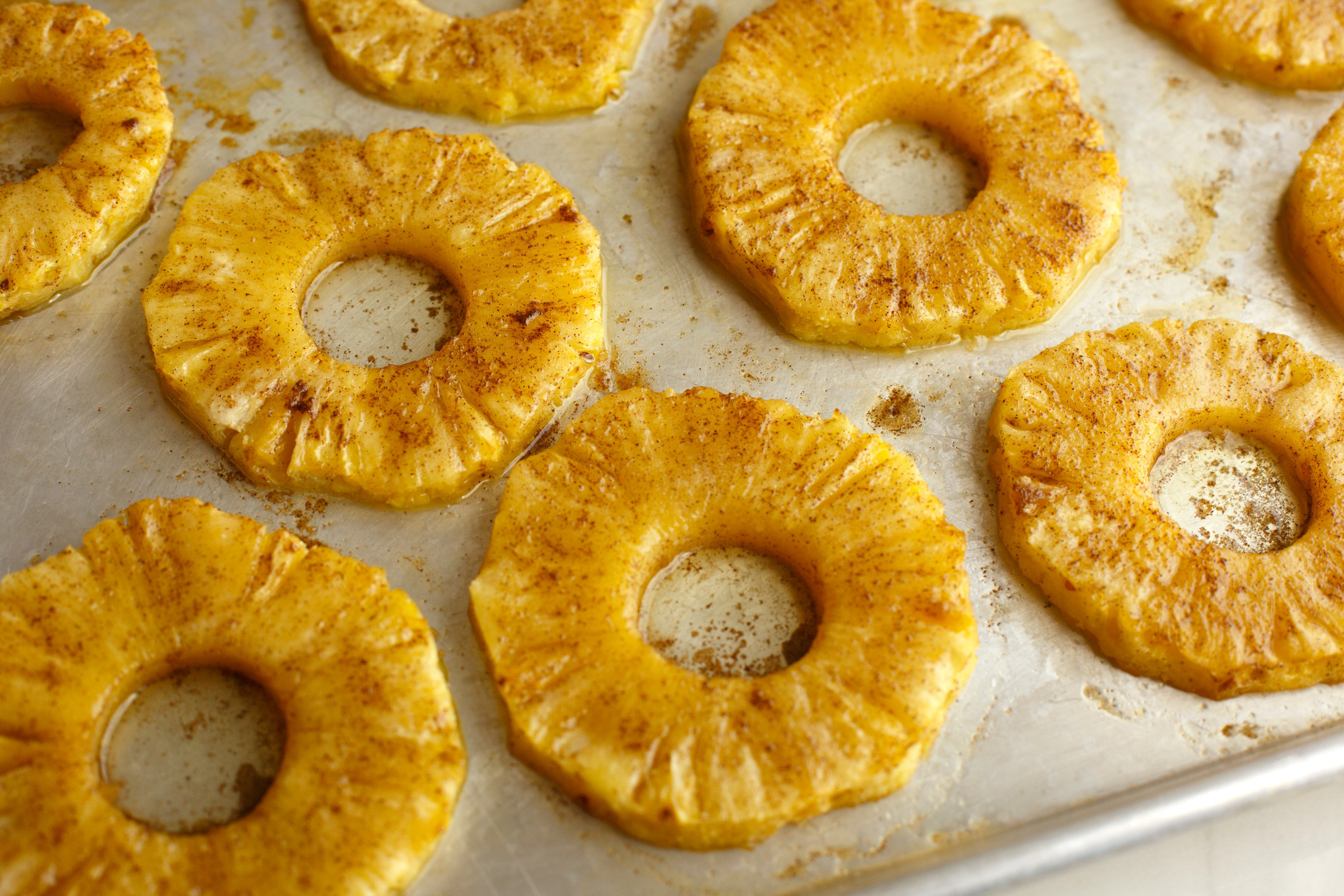 spiced_baked_pineapple_rings_1.jpg