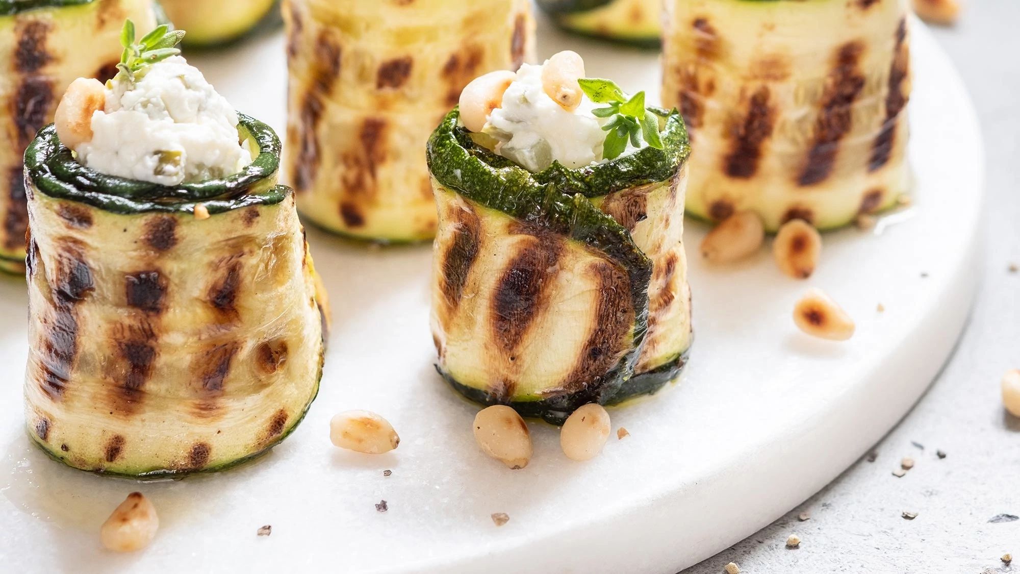 INVOLTINI DI ZUCCHINE GRIGLIATE E FORMAGGIO