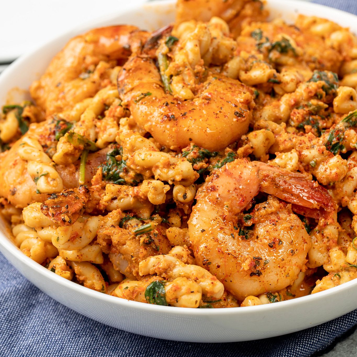 Red Pepper Pesto Shrimp Pasta | McCormick Gourmet