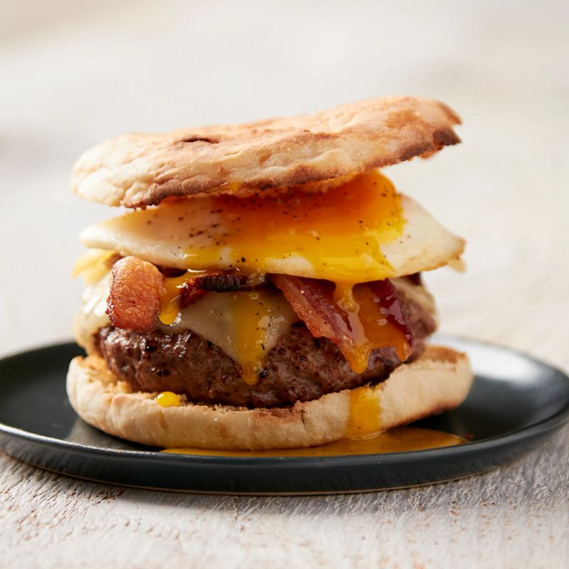 hamburguesa_con_huevo_y_tocino.jpg hamburguesa_con_huevo_y_tocino.jpg