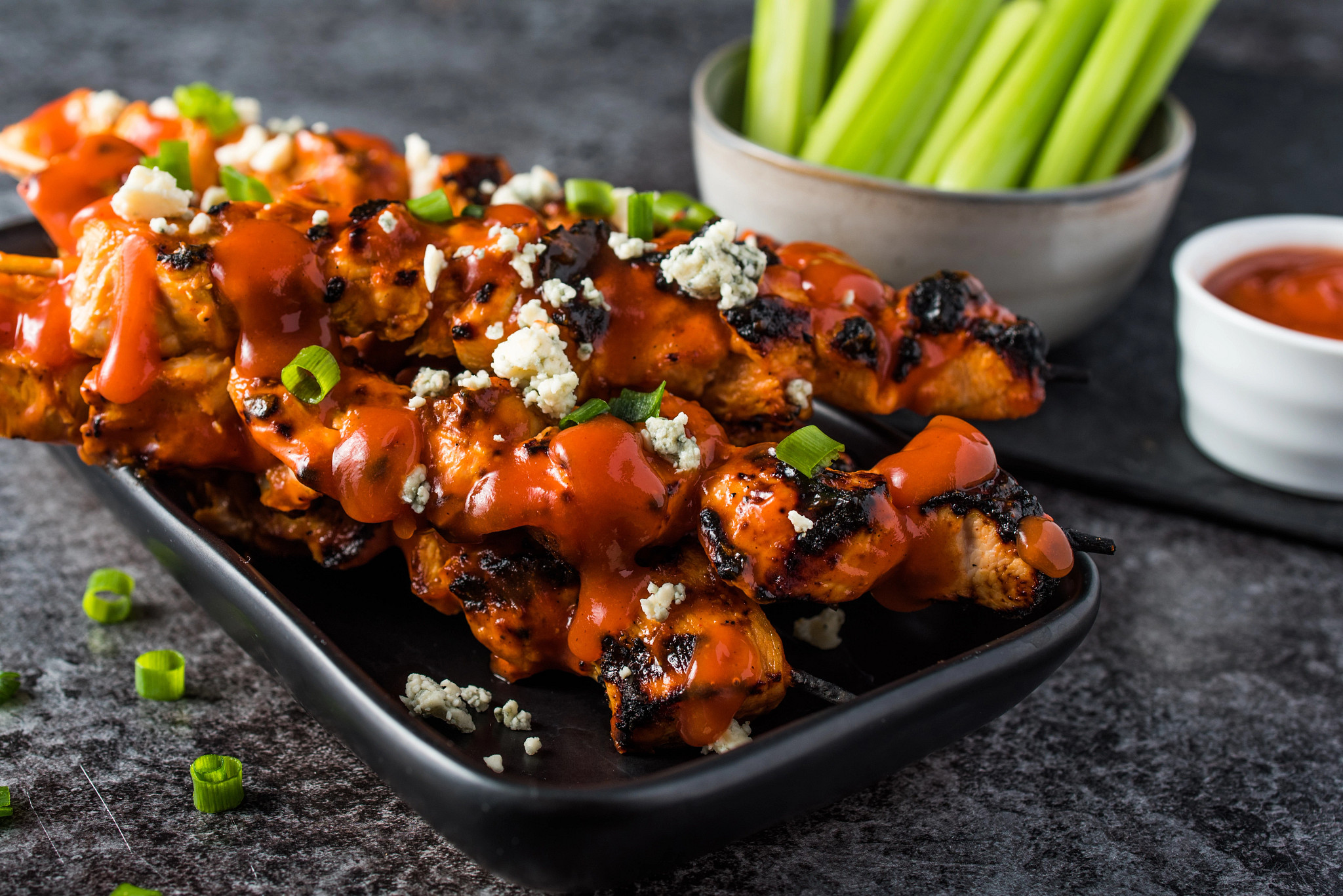 Tiras de pollo búfalo