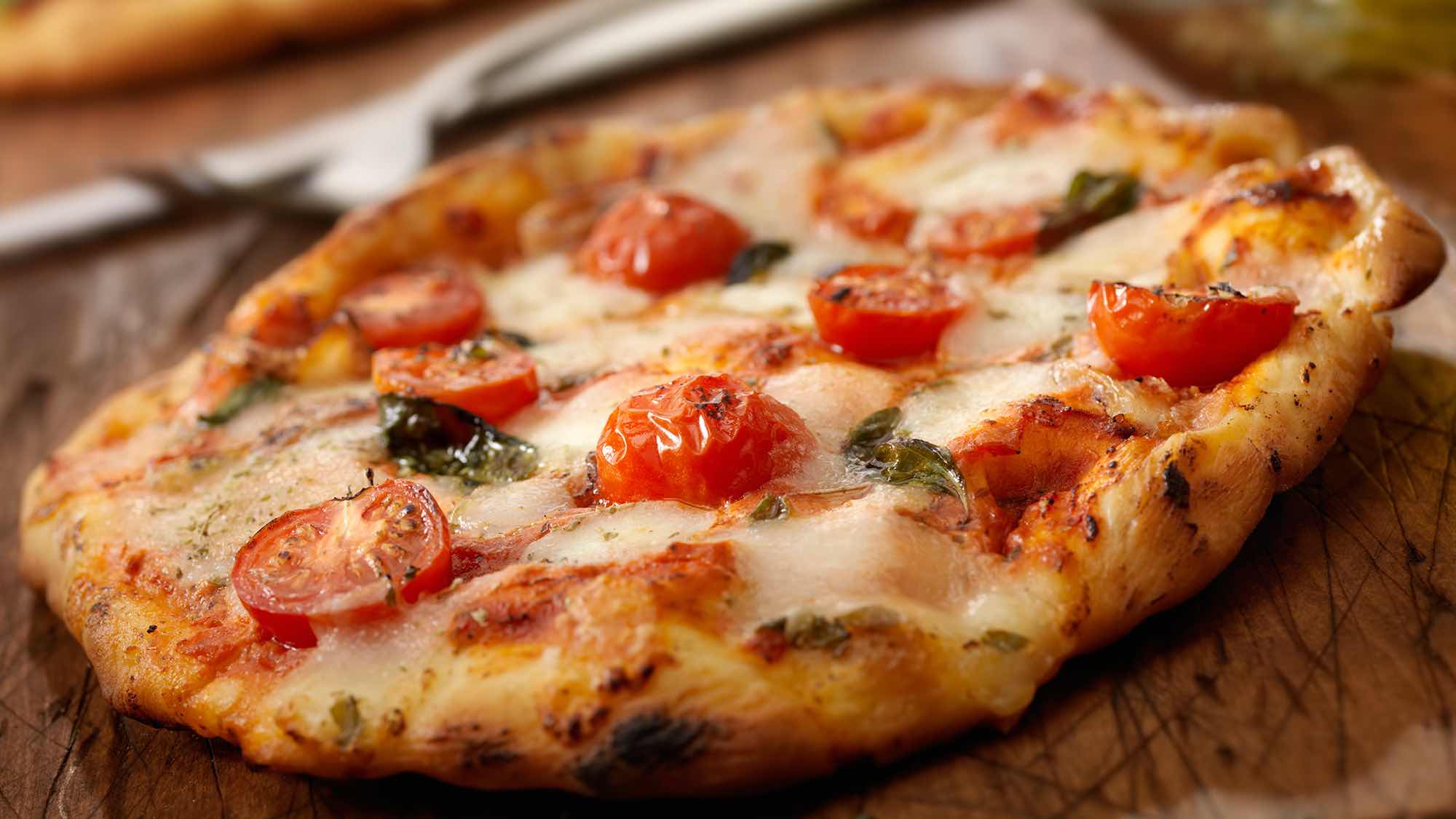 RECETTE pizza aux 2 tomates et a la feta