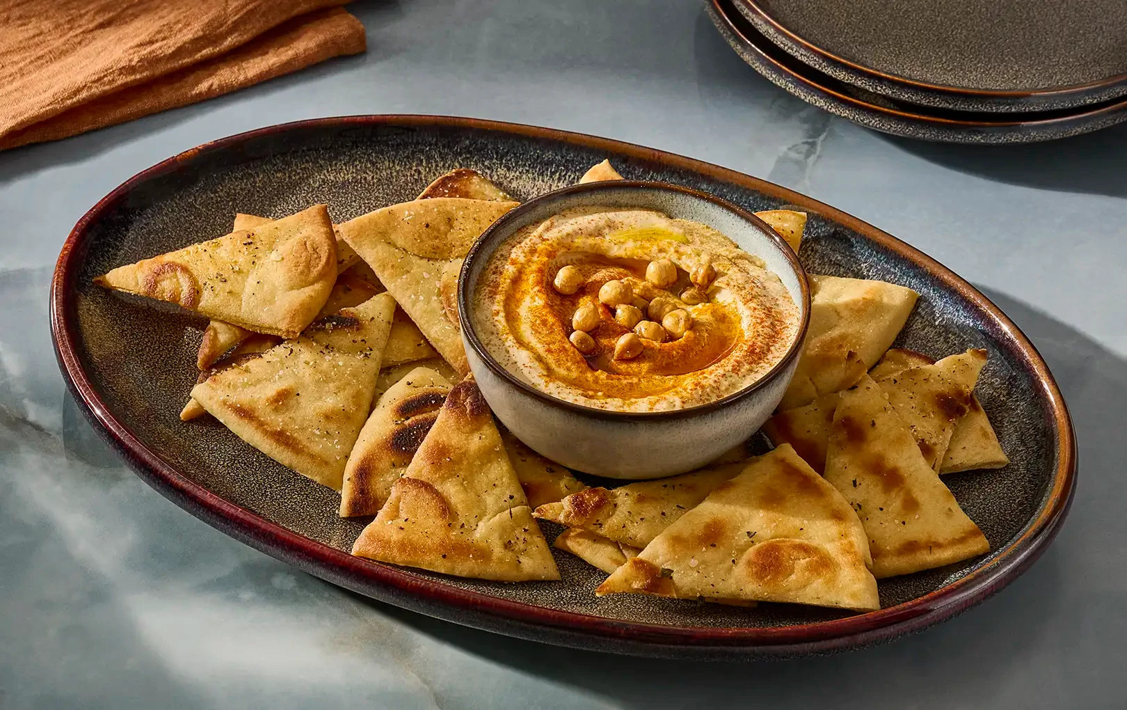 Hummus and Fresh Pitas