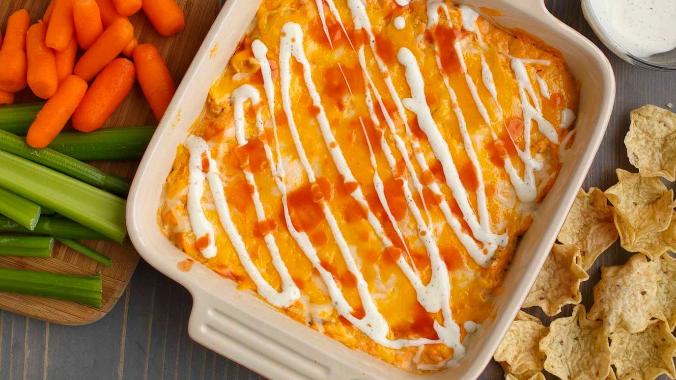 Garlic Buffalo Chicken Dip