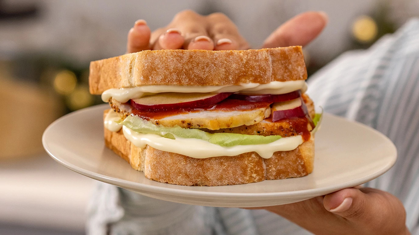 MCC CAM SANDWICH NAVIDEÑO 1376X774.jpg