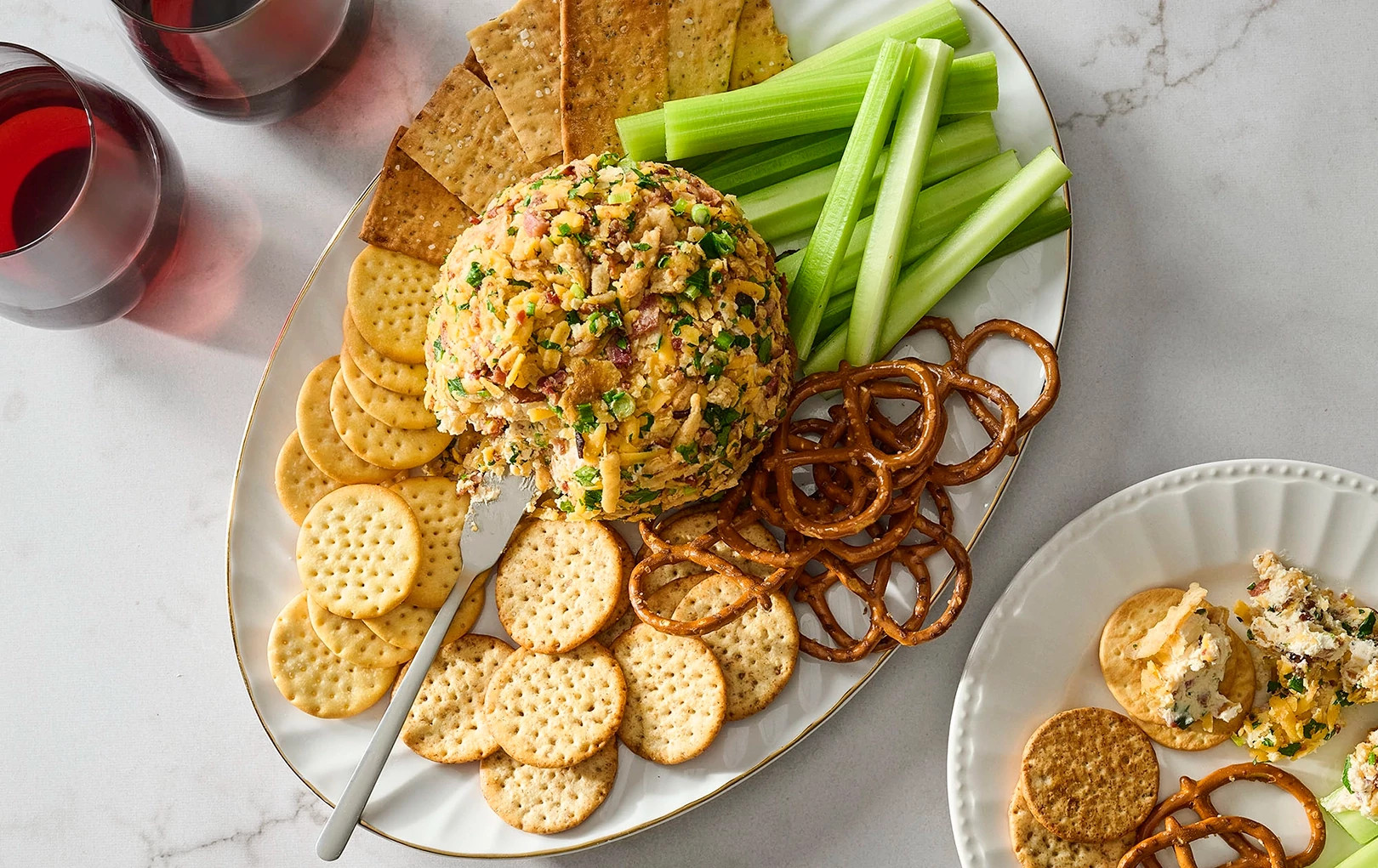 Crispy Bacon Cheddar Cheese Ball