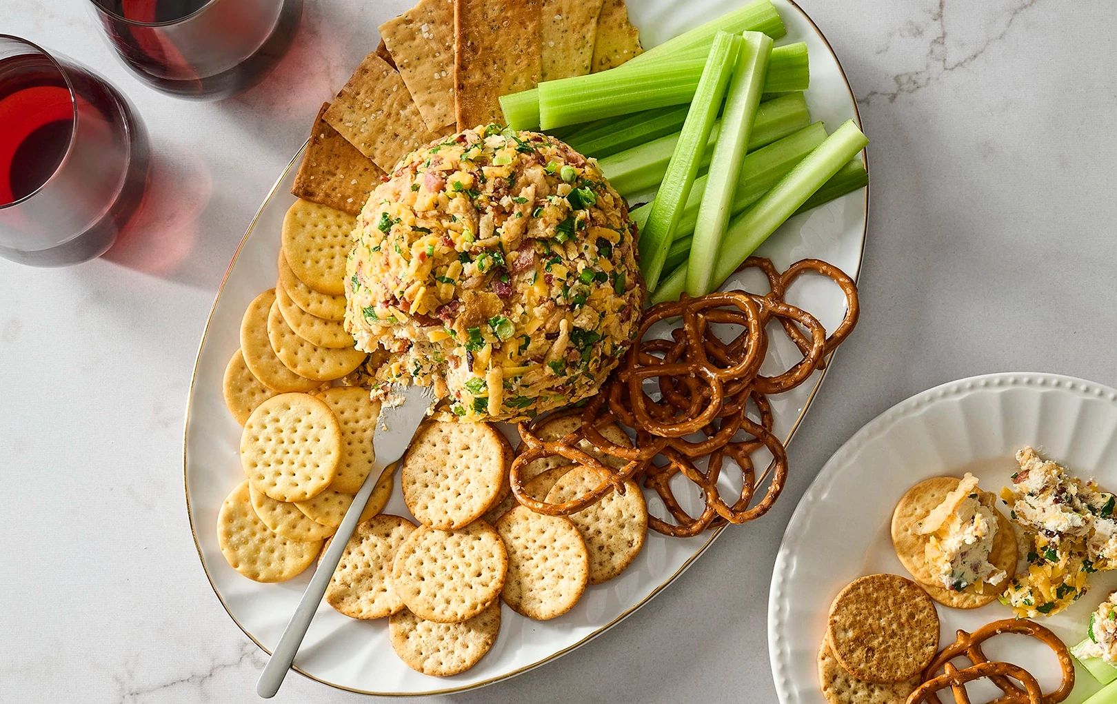 Crispy Bacon Cheddar Cheese Ball