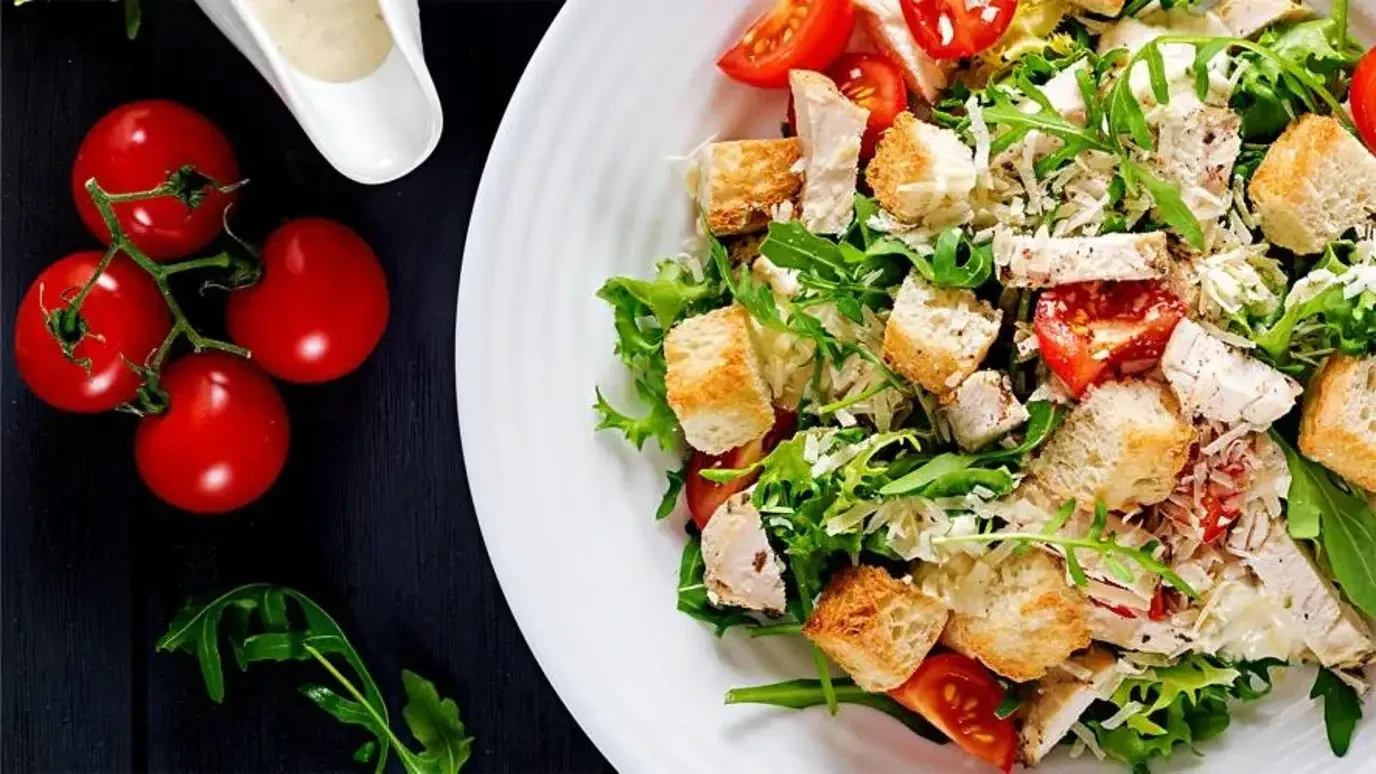 Franks RedHot Konkret Salatka Cezar