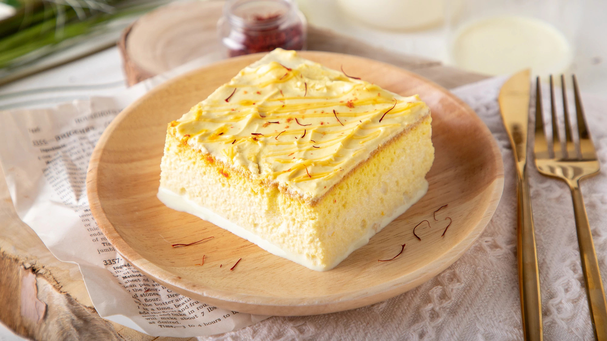 Torta al latte e zafferano