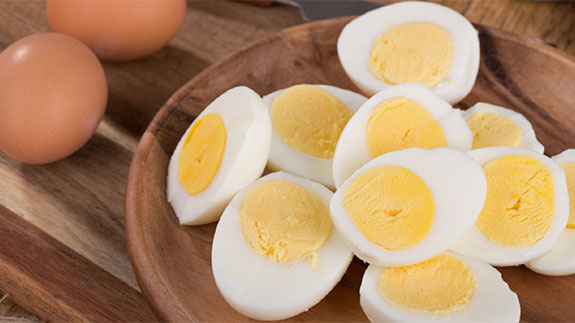 Sliced-Hard-Boiled-Eggs-575x323