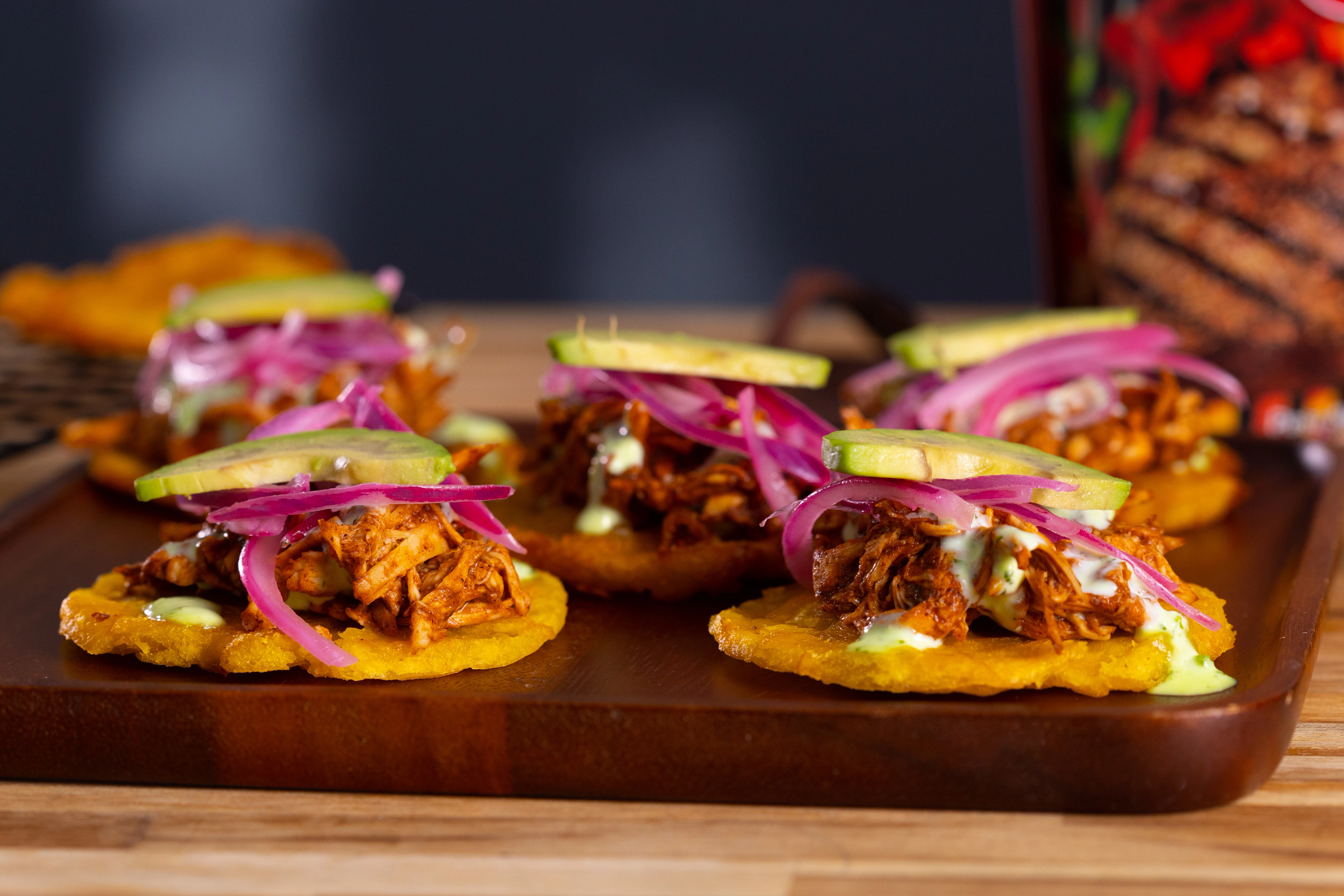 PATACONES CON POLLO SALSA BBQ CRIOLLA MCCORMICK06.jpg