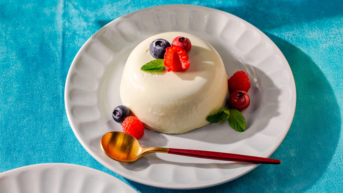 MCC Panna cotta de arándano y limón 1376x774.jpg