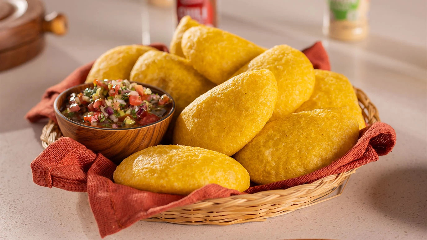 MCC EMPANADAS DE CARNE 1376X774.jpg