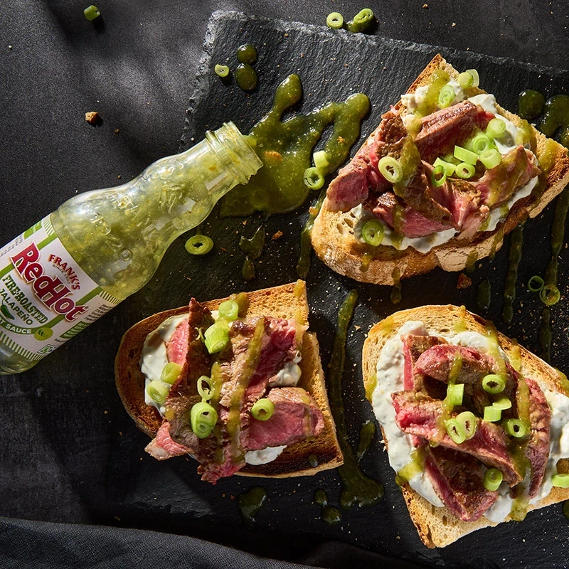 Franks RedHot Stek z Antrykotu Na Tostach Franks RedHot Stek z Antrykotu Na Tostach