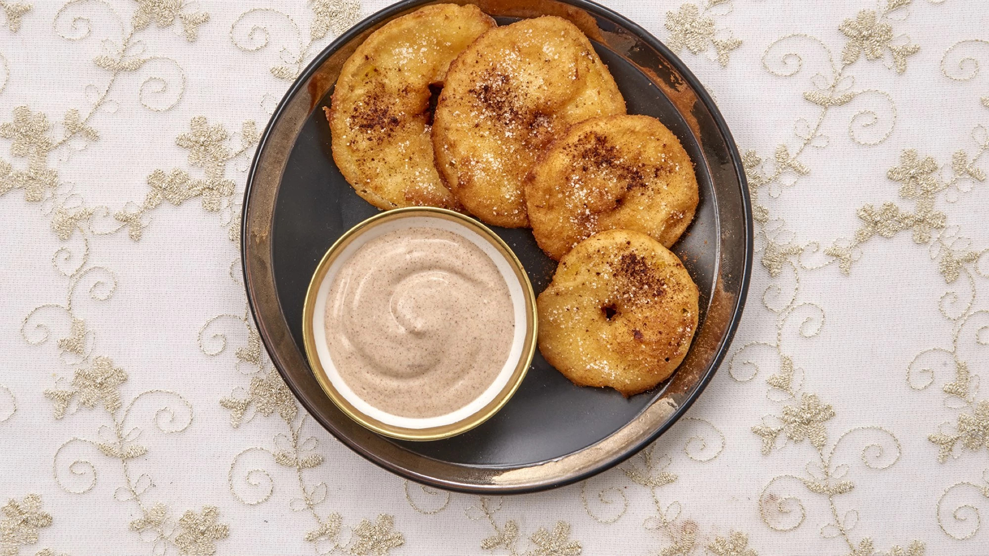 FRITTELLE DI MELA ALLA CANNELLA