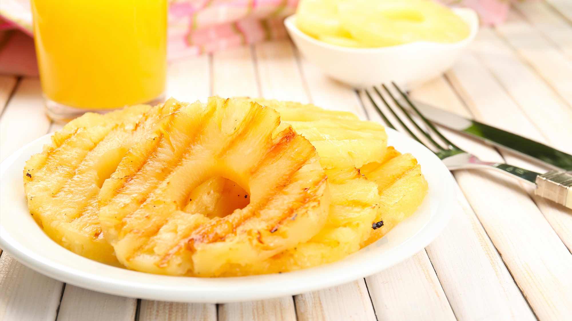 RECETTE ananas poche sauce de mangue verte pimentee