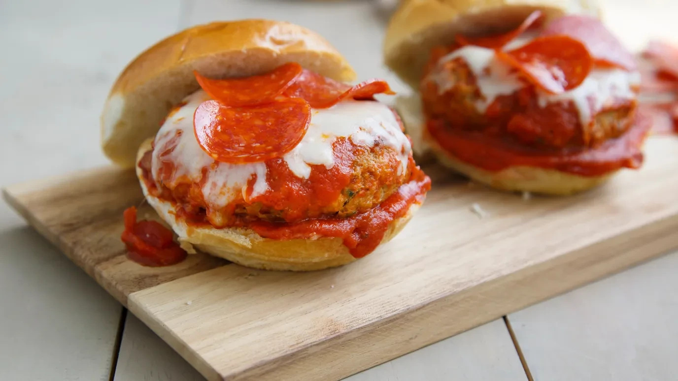 Turkey Pizza Burger with Garlic and Basil